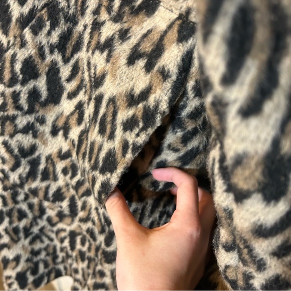 RD STYLE LEOPARD PRINT OVERCOAT WITH HOOD, POCKETS AND BUTTON FRONT SIZE SMALL - Picture 5 of 16